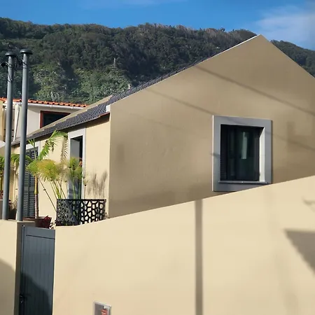Favinha Rooftop Feriehus Machico (Madeira)