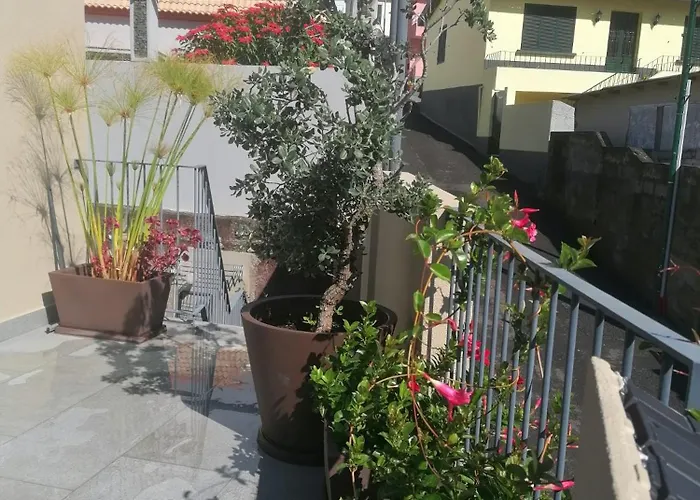 Favinha Rooftop Machico (Madeira)