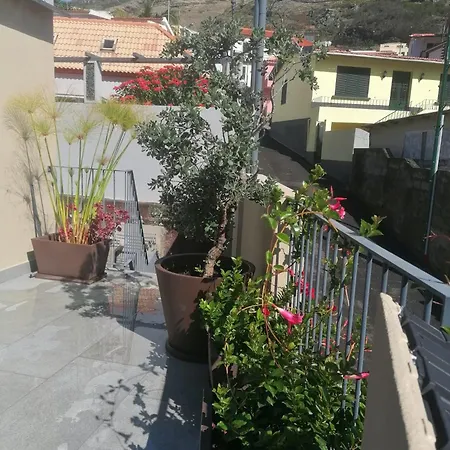 Favinha Rooftop Machico (Madeira)