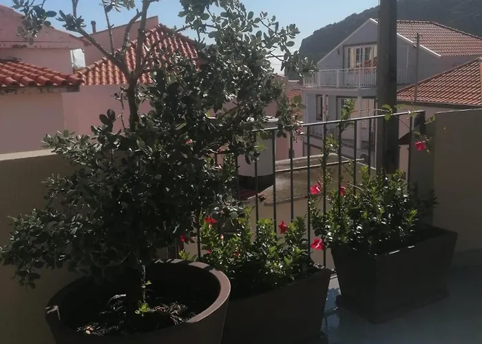 Semesterbostad Favinha Rooftop