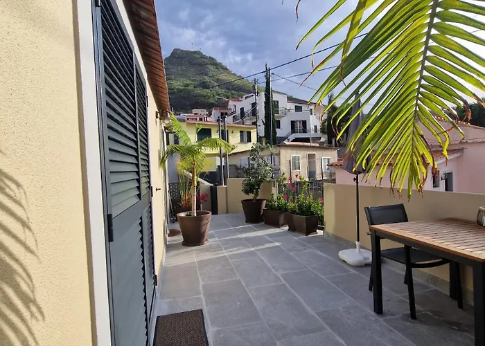 Favinha Rooftop Machico (Madeira)